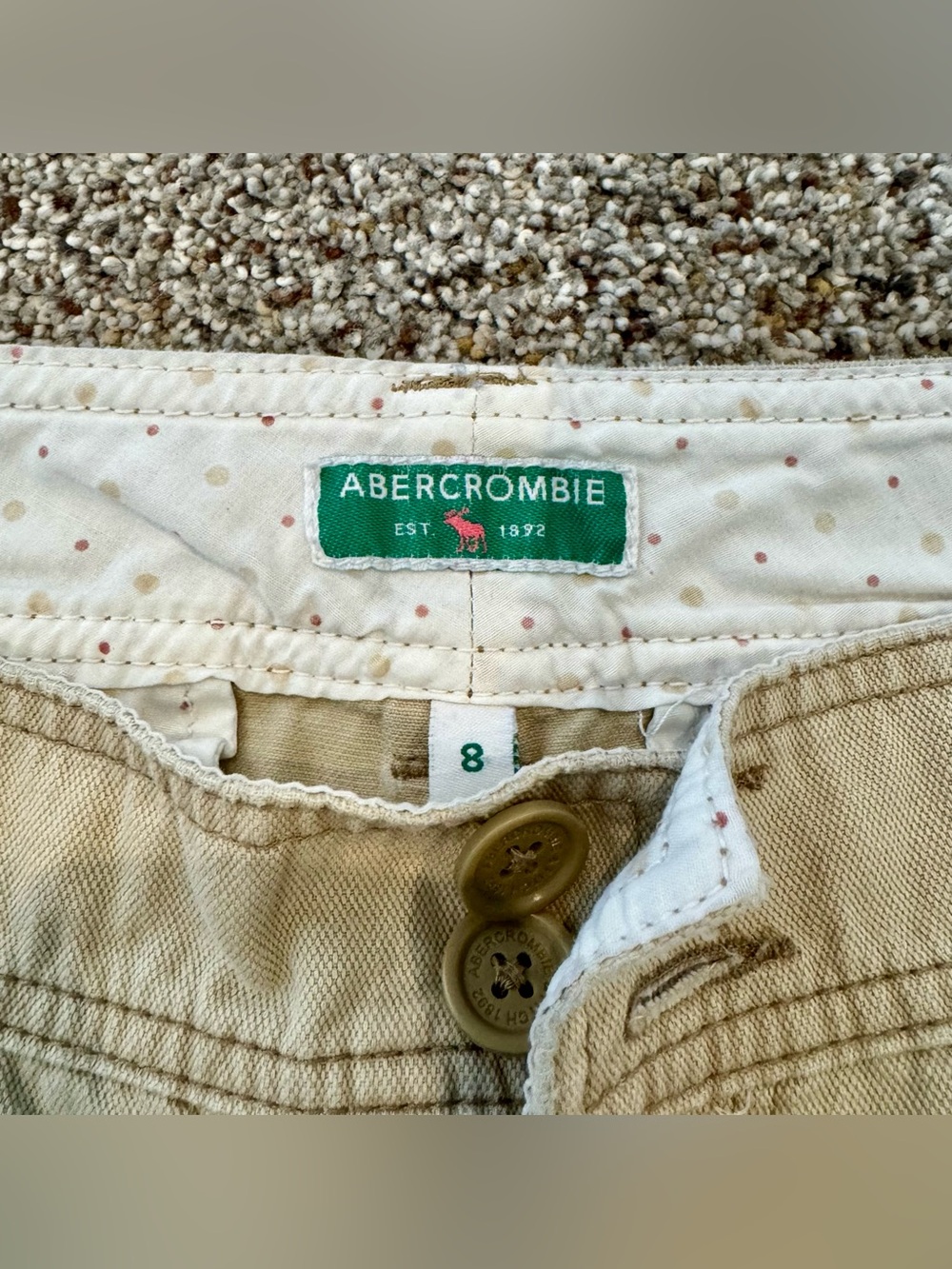 Y2K Abercrombie & Fitch Tan Cotton Low-Rise Women's Shorts with Pink Logo - Picture 2 of 3